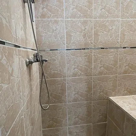 2/3 Personnes Pres Du Avec Animaux Acceptes Et Parking - Fr-1-822-18 * Эспаррон-де-Вердон